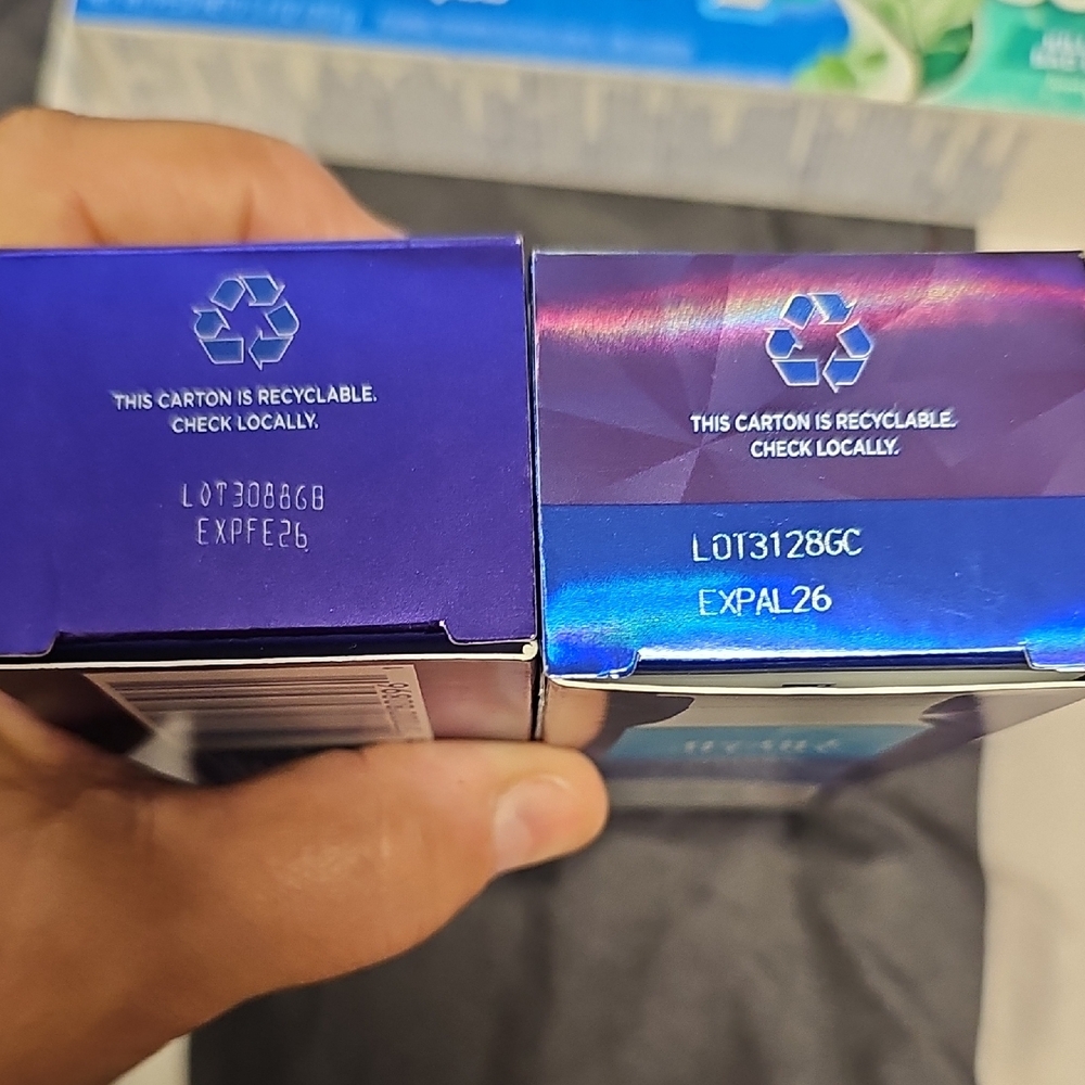Crest Whitening and Fresh Mint Toothpaste Set - Picture 2 of 5
